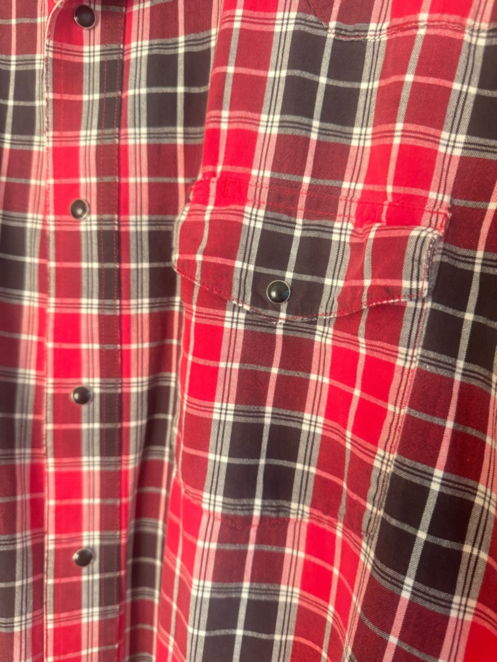 Vintage Wrangler Men’s L Red and Black Plaid Western Shirt w/ black Pearl Snaps - Picture 3 of 5